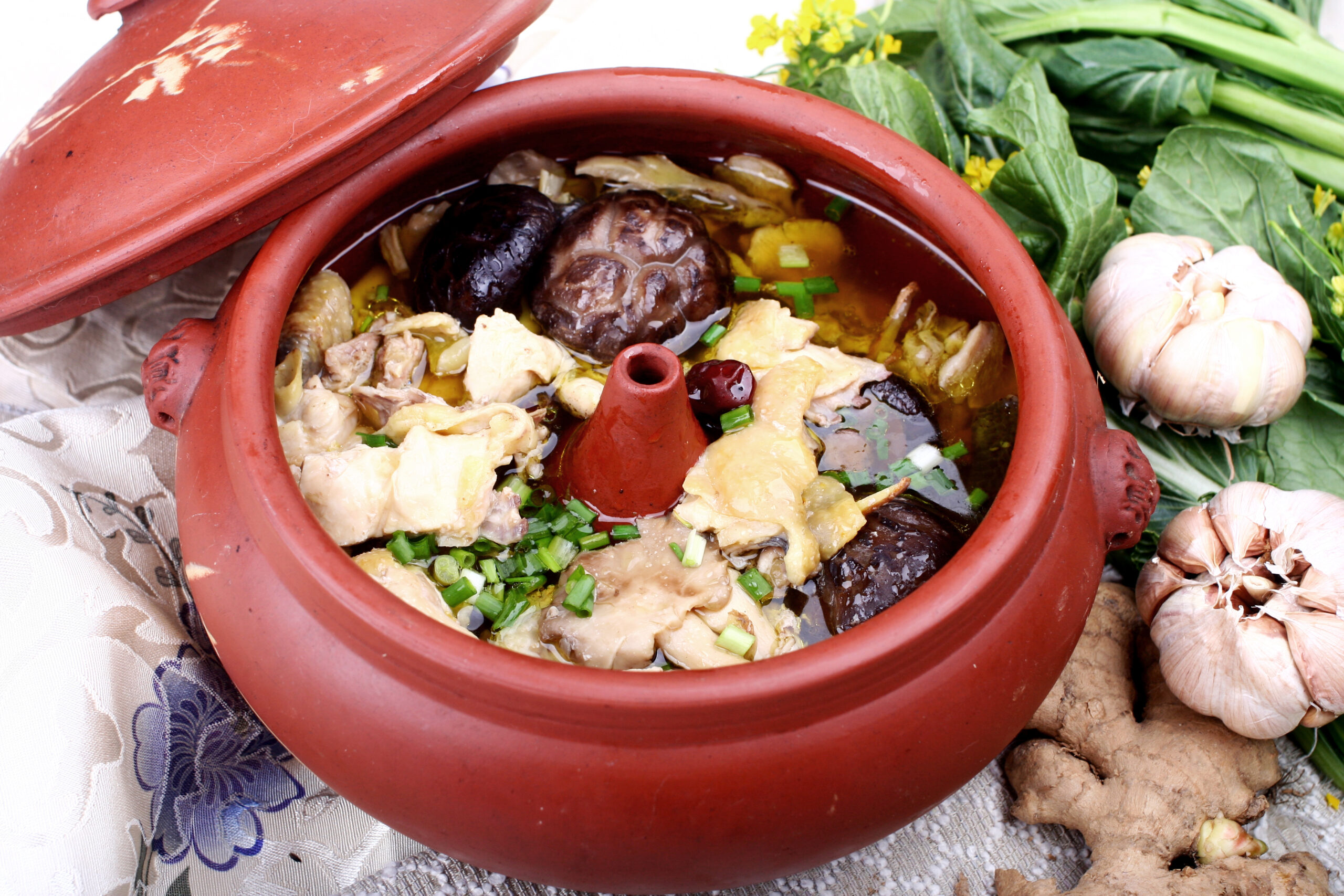 Yunnan Steamed Chicken in Clay Pot