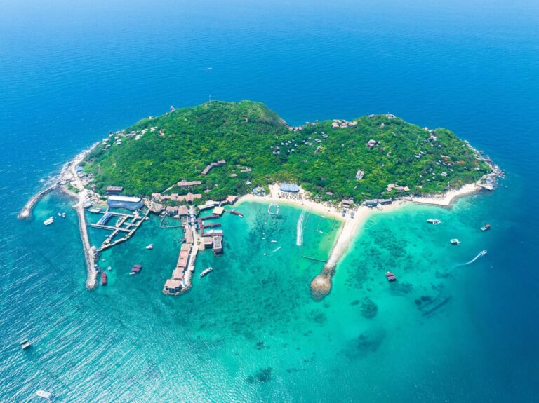 Fenjiezhou Island, Hainan